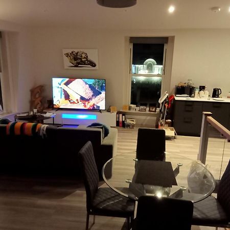 Glorious Duplex Holiday Apartment By The Sea Bognor Regis Exterior photo