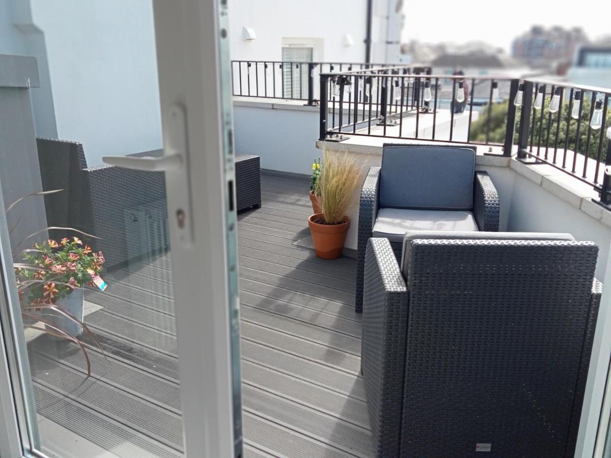 Glorious Duplex Holiday Apartment By The Sea Bognor Regis Exterior photo